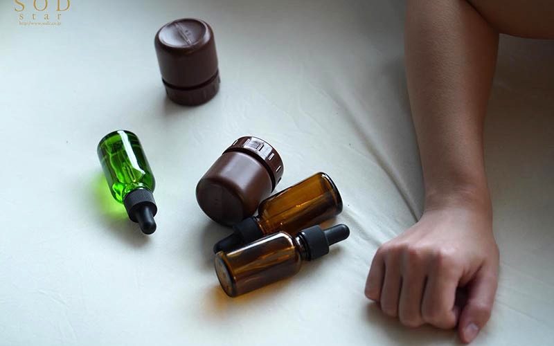 ヤバ過ぎる媚薬セックス！色んな媚薬をチャンポンして理性崩壊するボインＯＬ☆