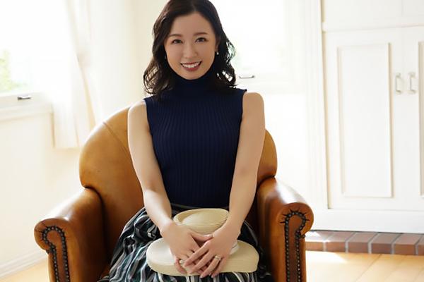 《AVデビュー動画》おかしくなっちゃいそぉーだぜぇ！≪あぁぁーんっ≫麗しき美人マダムが初撮りで破廉恥ファックを公開たまりまへんわ！