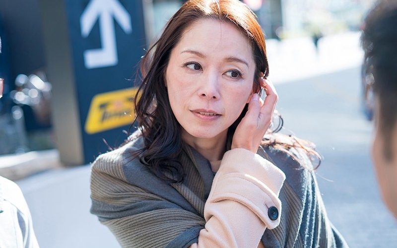 歳の差ピストンに濡れてしまうスレンダー妻が寝取られファックされてイキまくりなナンパパコ記録ｗ