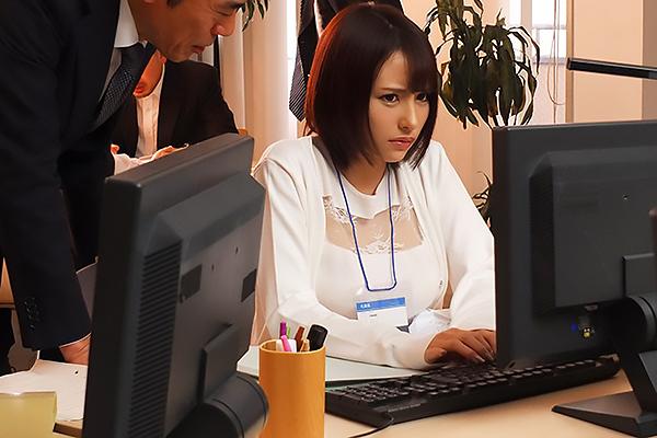 《OL動画》エロスな記録っ！≪やばぃぃぃ、、ら゛ぁめえ≫爆乳OLが大嫌いなエロ上司の肉棒を無理矢理シャブらされて！スゴ淫です…