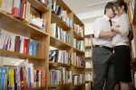 《痴漢動画》まーじかよぉ！エロ過ぎ！≪アァァァ、、らんめぇぇぇ！≫イケない先生を鬼痴漢レイプすっごい淫らに喘いじゃう。。