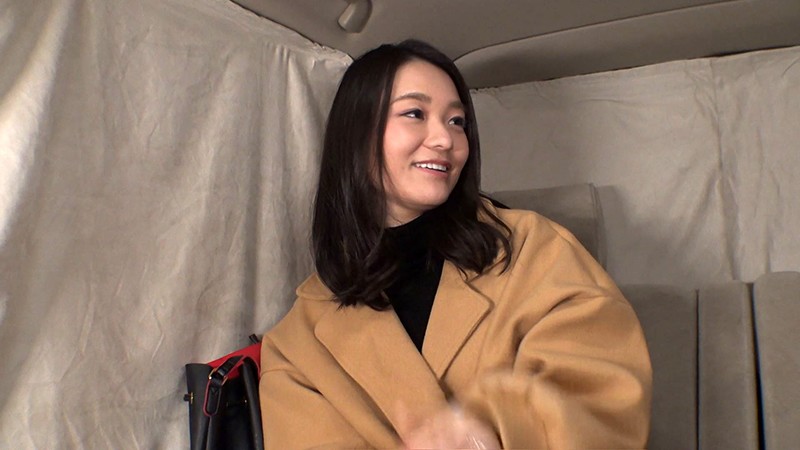 すっごい勃起してるぅ…スケベな素人妻が他人の肉棒目の前にすると我慢出来なくなっちゃって…ガッツリ生ハメされちゃう運命