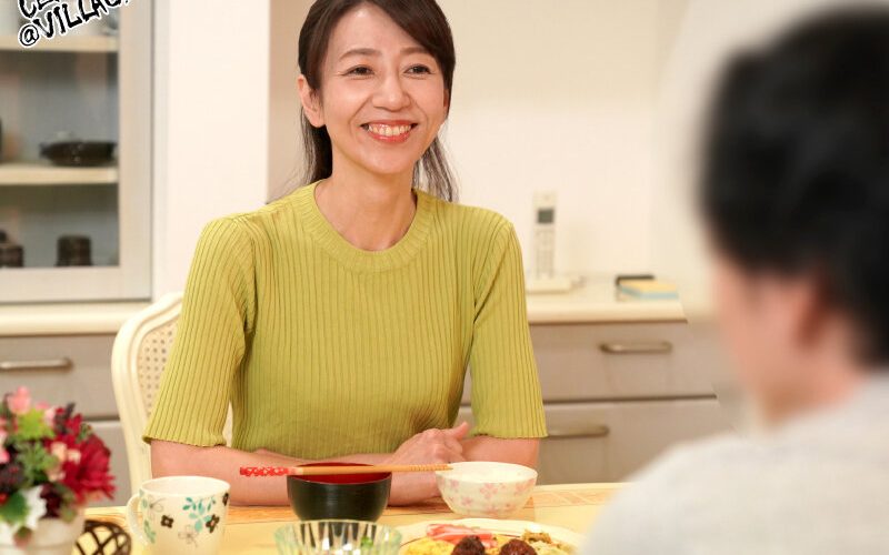 美しいからムラムラしちゃったじゃないですか…母親との秘密の関係にフル勃起確定