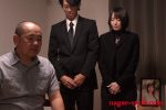 綺麗な奥さまを食らう！巨漢オジサンの過激ピストンイカされてしまう寝取られ奥さま！