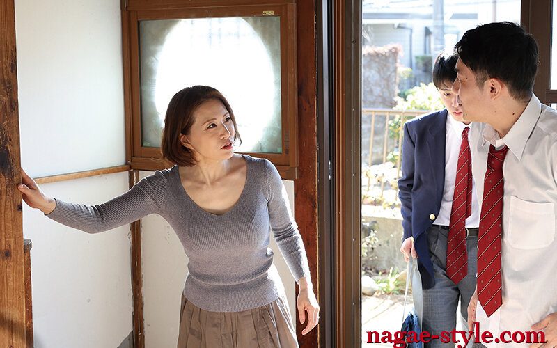 コレ、気持ち良いだろ…!豊満熟女が覚える思春期男子の肉棒レイプの快感！！