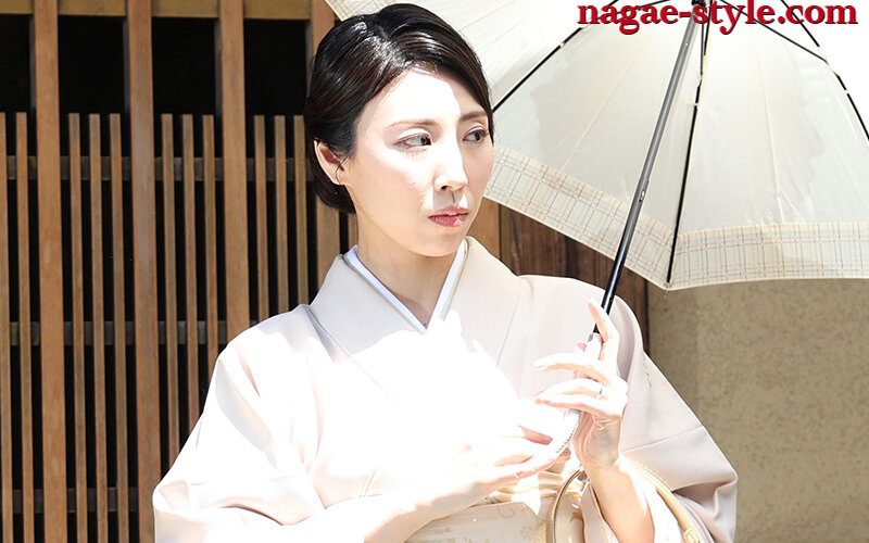 すっごい…和服熟女はマジそそるわぁ～！ヌルヌルフェラだって出来ちゃうお母さんと淫行