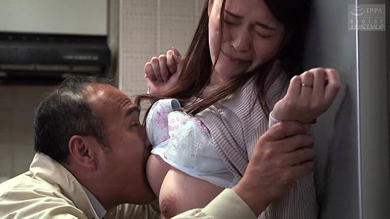 本当はエッチな事大好きな淫乱ボイン嫁の乳房をしゃぶり廻していっぱい肉棒挿入ザーメン出しちゃう変態義父